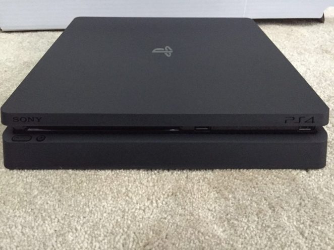 PS4 Slim Front